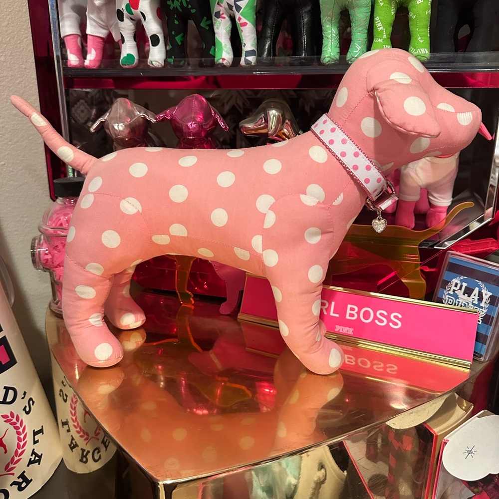 VS PINK MEDIUM DISPLAY DOG